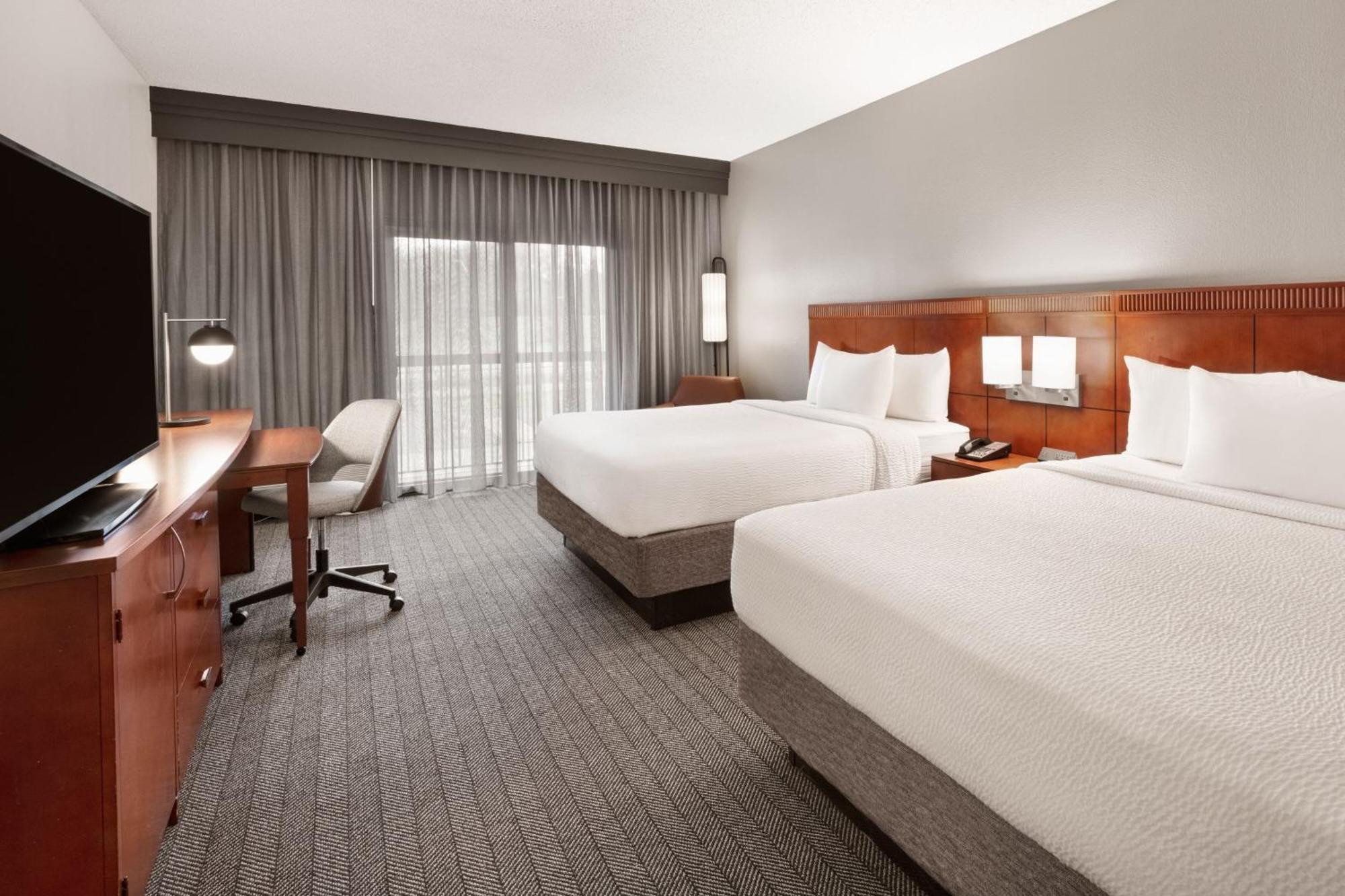 Courtyard By Marriott Memphis Airport Hotel Exterior photo